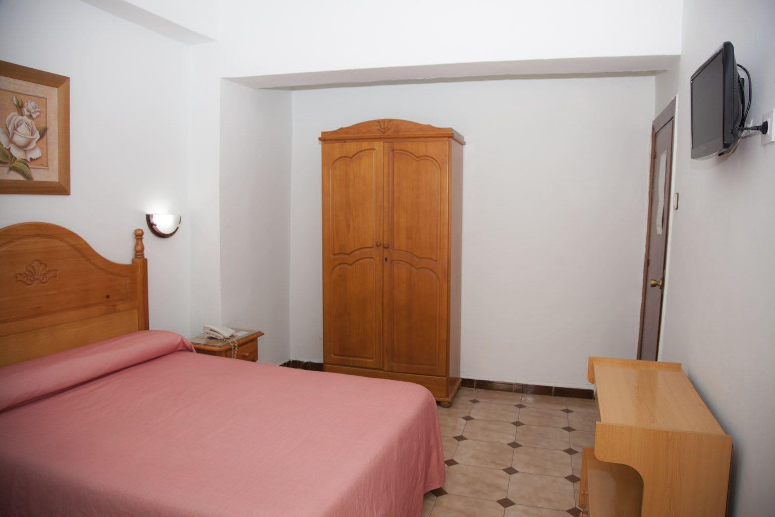 Hostal Paris Ла-Линеа-де-ла-Консепсьон Экстерьер фото