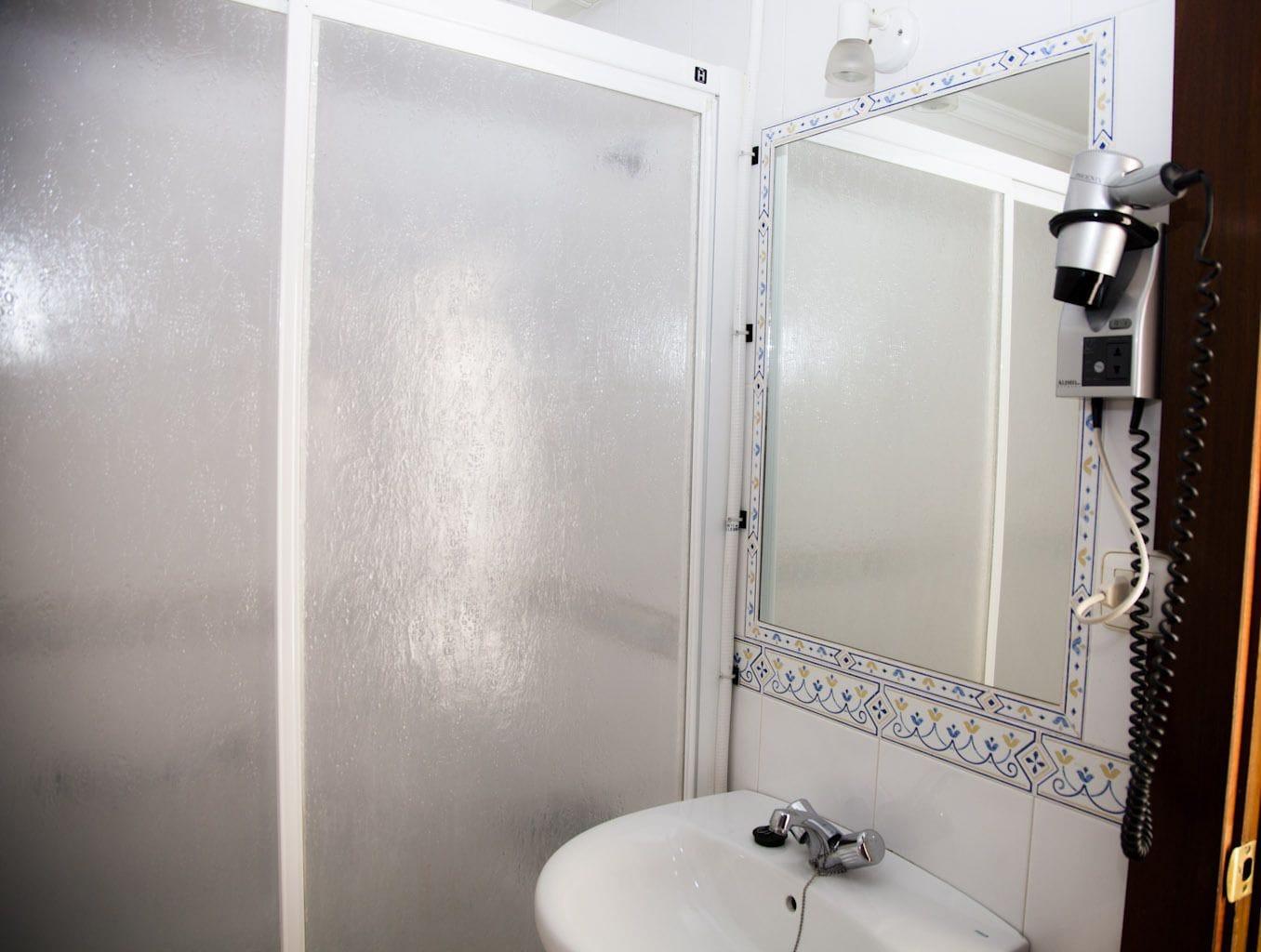 Hostal Paris Ла-Линеа-де-ла-Консепсьон Экстерьер фото